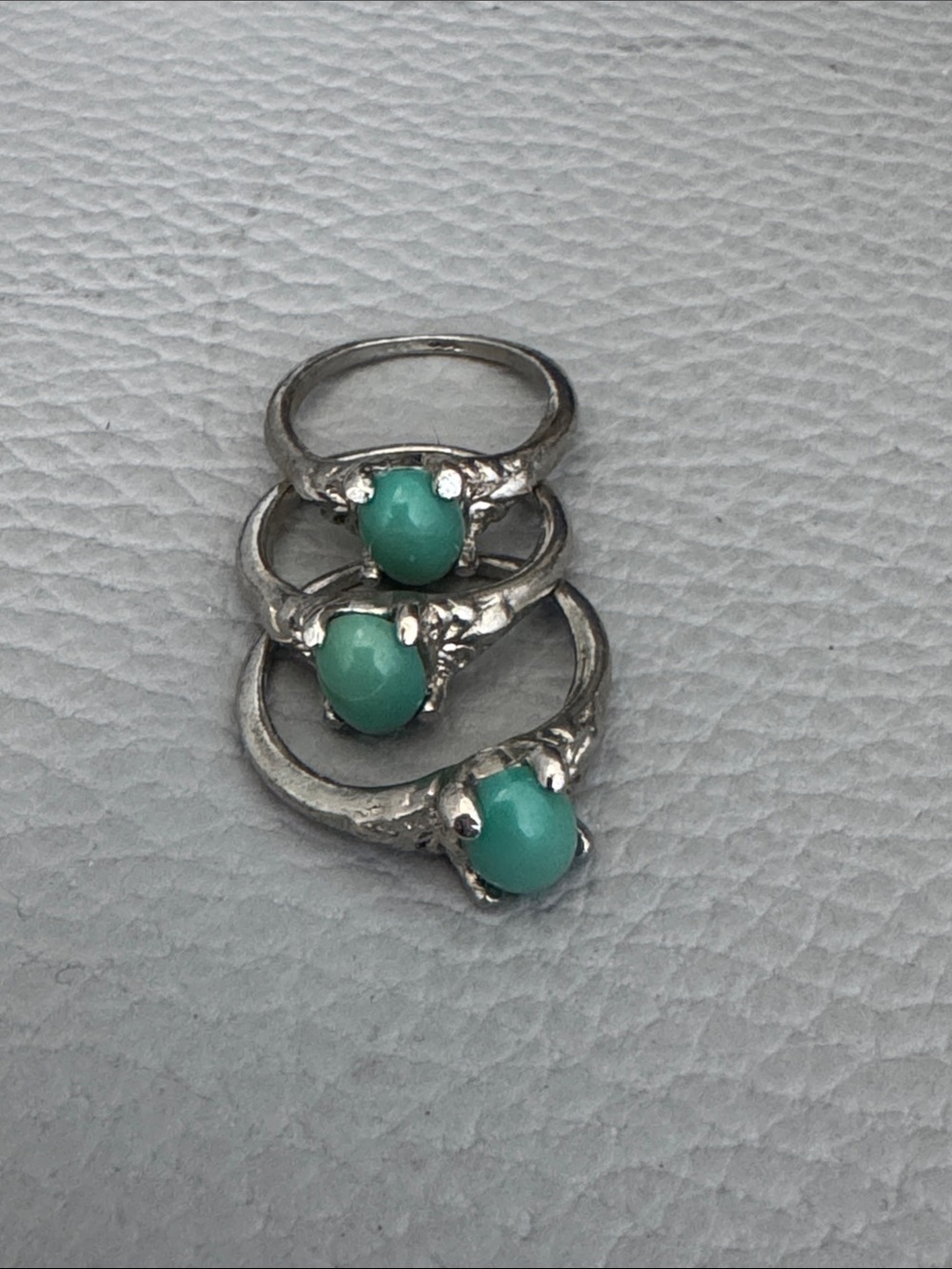 14 ASSORTED SILVER TONE FASHION RINGS. - Picture 8 of 11